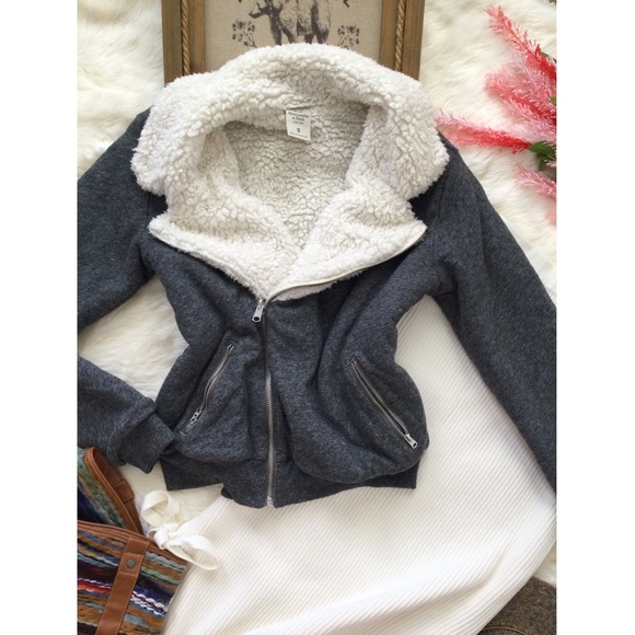 SOLD🚫Abercrombie & Fitch Iron Range Sherpa - Picture 3 of 12